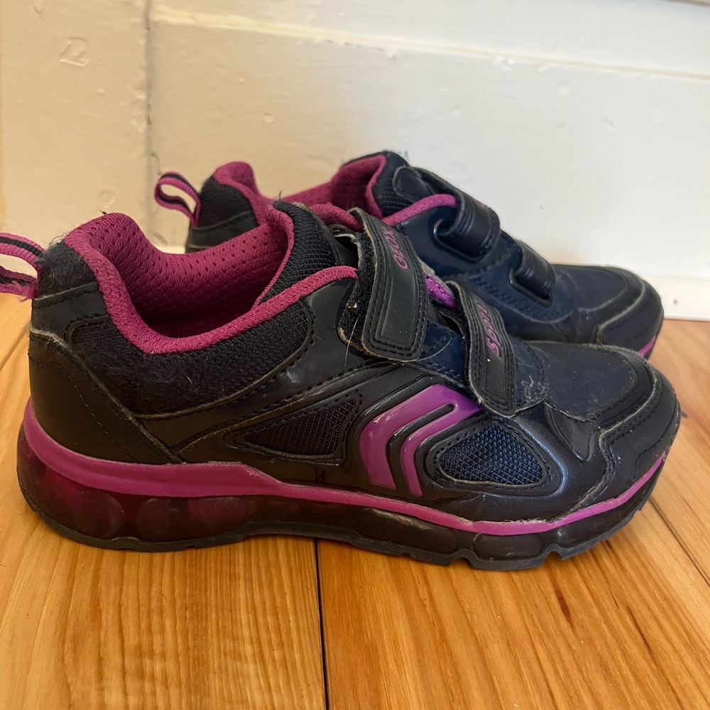 Geox brand girls light up leather sneakers US 1